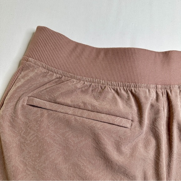 Athleta Brooklyn mid rise ankle pants textured dusty pink women’s workout size 8 - Picture 7 of 14